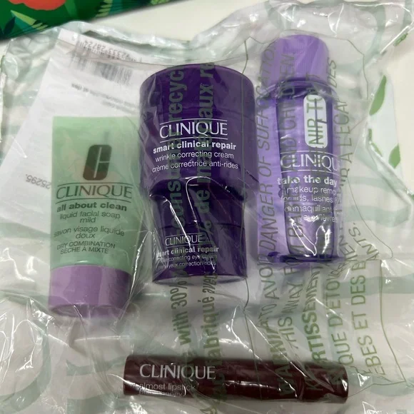 Clinique NWT Travel Size Smart Clinical Repair & Lipstick - Picture 2 of 5